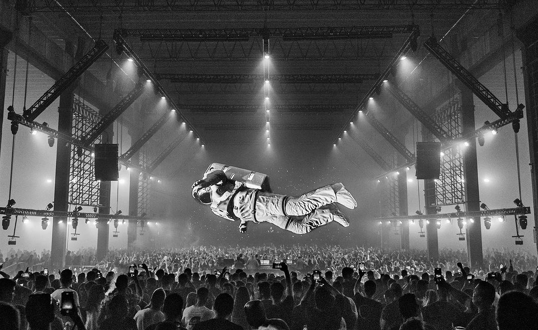 DJ sueco Eric Prydz retorna ao Brasil com o impressionante espetáculo HOLO