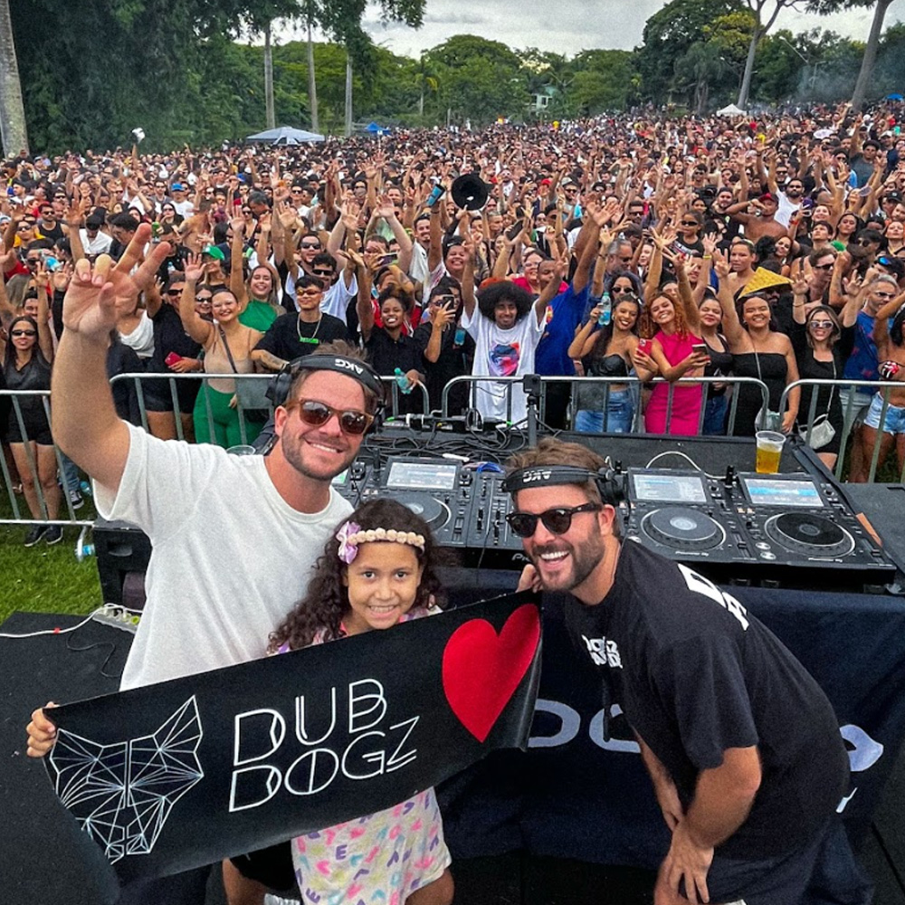 Dubdogz reúne 10 mil pessoas no Dog Secret Goiânia, show gratuito e surpresa!