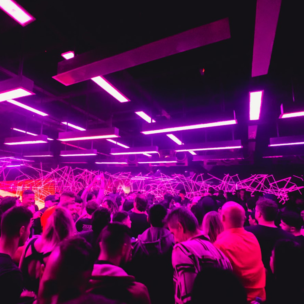 D-EDGE Religion recebe grandes nomes internacionais do minimal nesta véspera de feriado