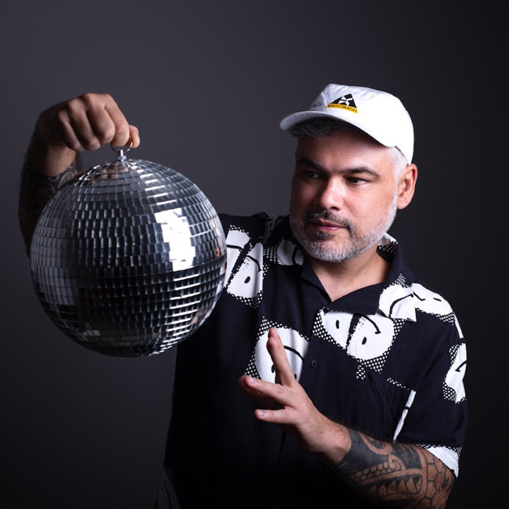 Leo Janeiro, em tour pela europa, retorna ao Watergate Berlim