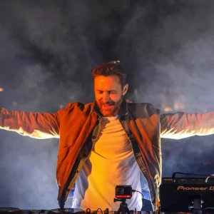 Conheça os melhores DJs do mundo do ranking da DJ Mag 2026