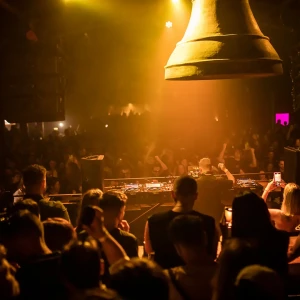 5 motivos que tornam imperdível a festa em parceria entre Surreal e RED ROOM, dia 05 de julho