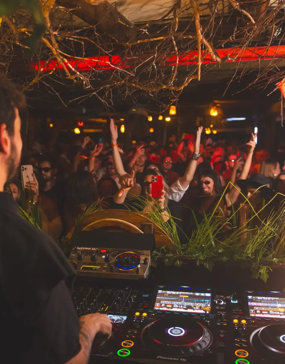 Maram Beach Garden anuncia programação completa dos próximos meses na Praia do Rosa