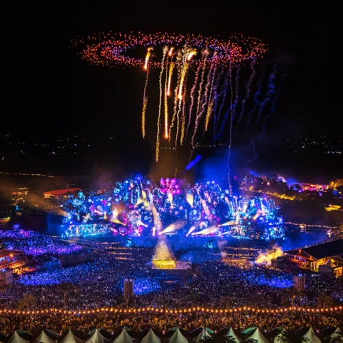 Alok domina o Tomorrowland Brasil com um espetáculo de drones impressionante
