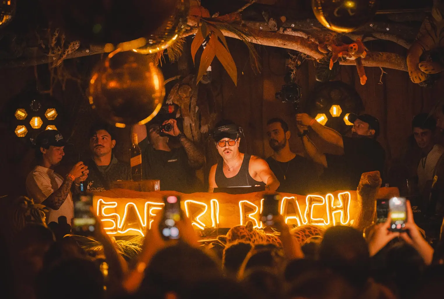 Safari Beach Jurerê reúne curadoria internacional em 4 datas de Carnaval