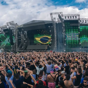 Lollapalooza Brasil 2026: Rádio MIX FM promove concurso para encontrar melhores sósias de artistas