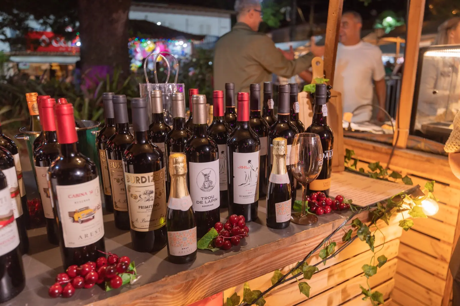 Wine in Búzios 2026 transforma feriado de Corpus Christi em roteiro de vinho, música e turismo na Região dos Lagos
