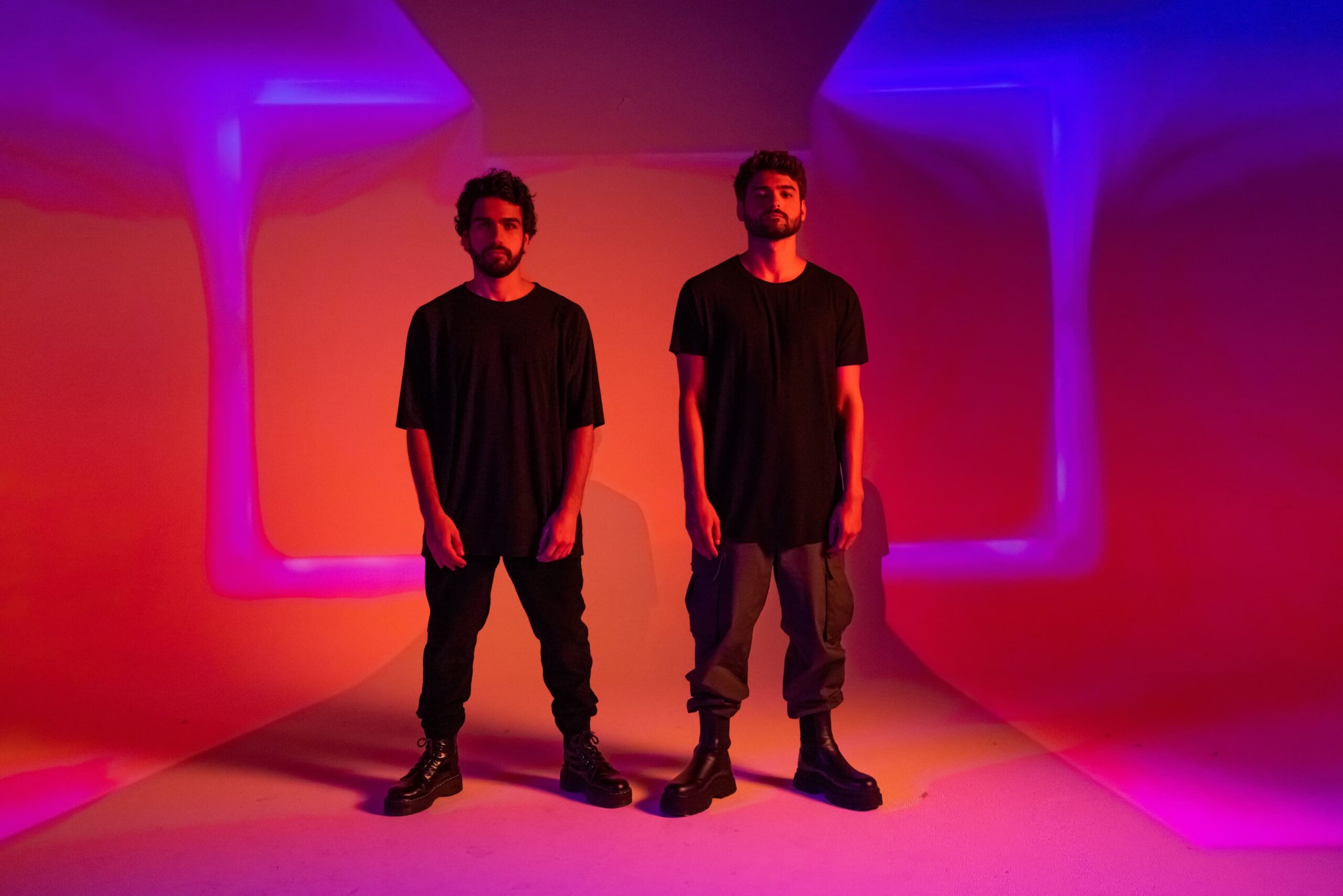 Cat Dealers Leva O Cat House Ao Laroc Club No Dia 3 De Dezembro